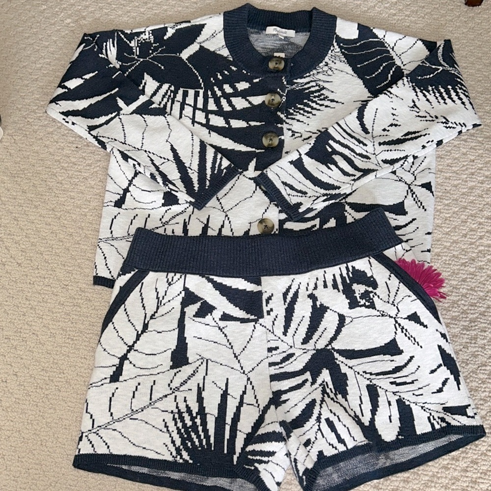 🌸 Madewell Broadway Cardigan Sweater and Shorts Set in Tropical Vacation.